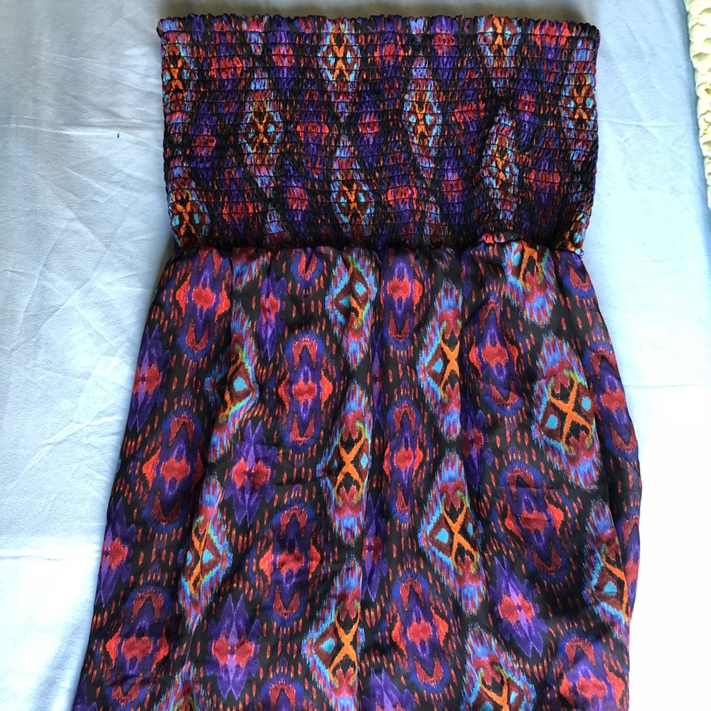 Strapless patterned top. With stretch fabric.